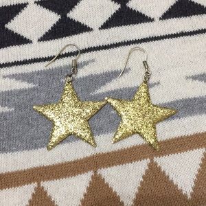⭐️ Gold glittery star earrings